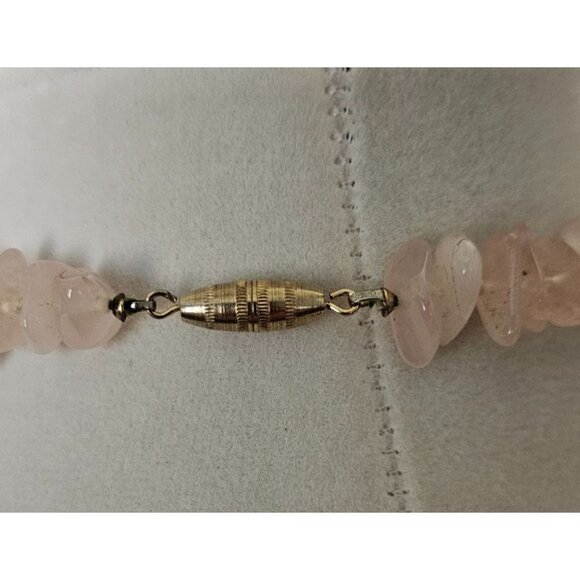 Rose Quartz Chip Bead Necklace 20" Pink With Gold-Tone Clasp - Picture 3 of 4